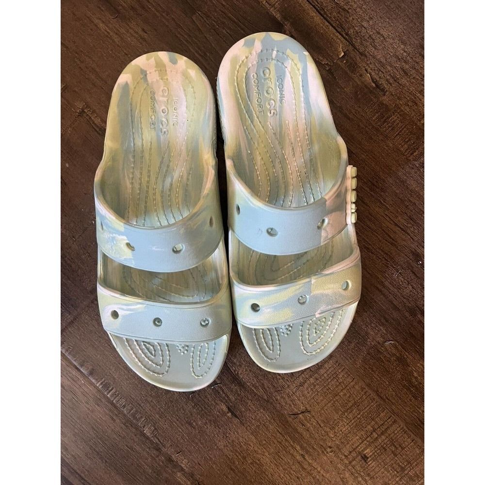 CROCS classic unisex sandal women’s size 8 men’s size 6